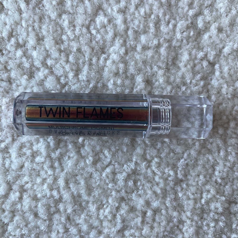 Danessa Myricks Twinkle Flames Multichrome Pigment